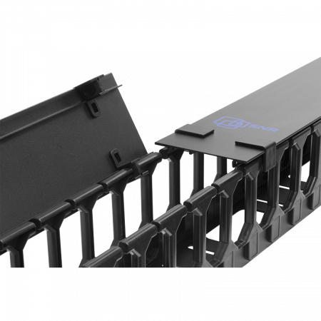 Вертикальный кабельный организатор с крышкой, 90х110мм, 42U