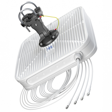 Секторная антенна QuPanel LTE HP MIMO 4x4, LTE, 5м кабель, SMA разъём